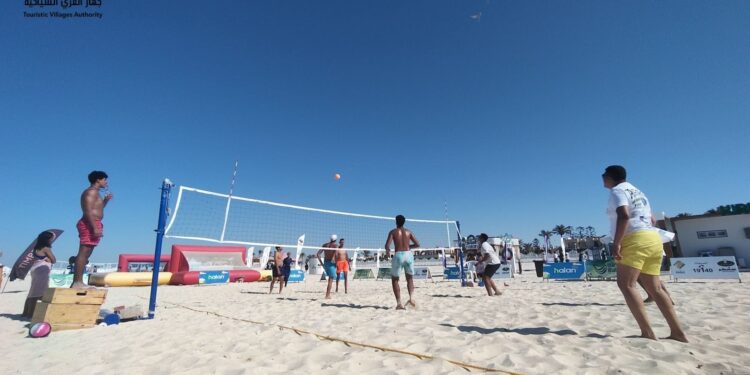 انطلاق فعاليات بطولة كرة الطائرة الشاطئية بمارينا