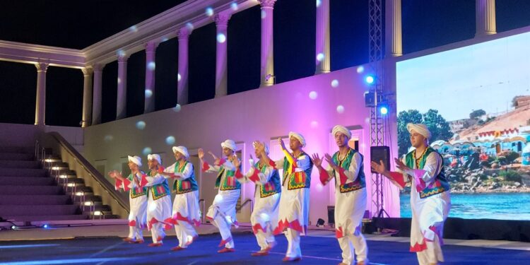 بالتعاون بين وزارتي الإسكان والثقافة: إقبال جماهيري على فعاليات الأسبوع الأول من مهرجان «ليالينا في العلمين» بالمدينة