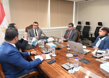 وزير الإسكان يُتابع موقف الاستراتيجية الوطنية للعمران الأخضر والمستدام