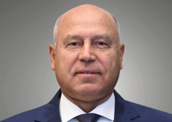 وزير الصناعة يوافق علي اعتماد مصلحة الكفاية الإنتاجية لنتيجة الدبلوم الفني «فوق المتوسط» لطلاب مركز التكنولوجيا المتميز للعام التدريبي 2024 – 2025