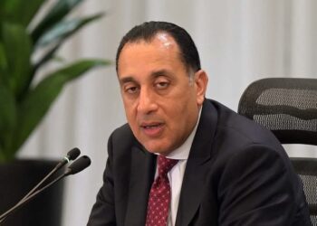 رئيس الوزراء يتابع جهود منظومة الشكاوى الحكومية ويشيد بجهودها ويوجه بتعزيز آليات الاستجابة السريعة للمواطنين