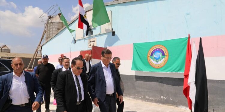 وزير الزراعة ومحافظ الشرقية يتفقدان مشروع الصالحية الزراعي المتكامل