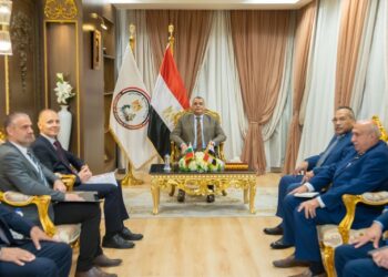 وزير الدولة للإنتاج الحربي يناقش مع سفير بلغاريا بالقاهرة سبل تعزيز التعاون المشترك