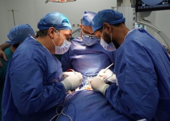 بمشاركة خبراء دوليين .. «هيئة الرعاية الصحية»11 جراحة لاستئصال أورام مخية مستعصية أجراها الفريق المصري الكوري بمستشفى السلام ببورسعيد