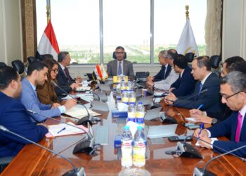 وزير التموين والتجارة الداخلية يعقد اجتماعًا لمناقشة ضوابط موسم الأوكازيون الصيفي وسبل أحكام الرقابة على الأسواق