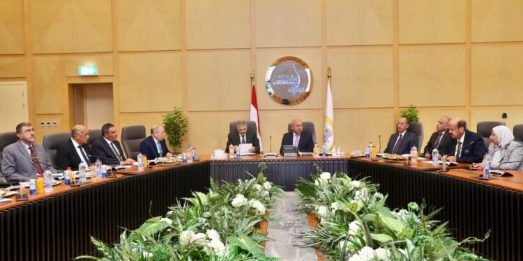 وزير النقل يترأس أعمال الجمعية العمومية العادية لشركة قناة السويس لتنمية الموانئ البحرية