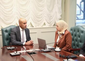 «تطوير التعليم بالوزراء» و«التربية والتعليم» تطلقان مسابقة ومبادرة لتأهيل طلاب المدارس تكنولوجيًا