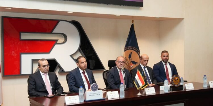 رئيس الرقابة المالية يلتقي قيادات وأعضاء الهيئة عقب قرار فخامة الرئيس السيسي بالتجديد له