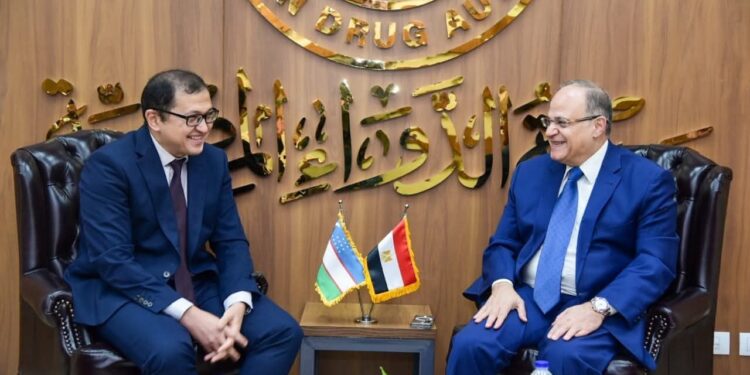 رئيس هيئة الدواء المصرية يستقبل السفير الأوزبكي لبحث سبل التعاون وتوسيع أسواق الدواء