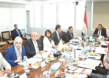 وزير الإسكان يترأس اجتماع مجلس إدارة الهيئة العامة للتنمية السياحية لمتابعة موقف المشروعات التي تنفذ 