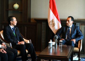 رئيس الوزراء يلتقي الرئيس والمدير التنفيذي لمنظمة اليابان للتجارة الخارجية