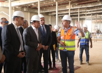 نائب رئيس مجلس الوزراء للصحة يتفقد مشروع إنشاء المخازن الاستراتيجية للمنتجات والأجهزة الطبية بالعاصمة الإدارية