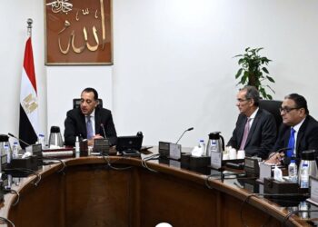 رئيس الوزراء يستعرض خطط الدولة للتحول الرقمي وجذب المزيد من الاستثمارات إلى مصر في مجال الاتصالات وتكنولوجيا المعلومات
