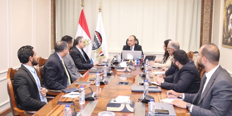 وزير قطاع الأعمال العام يبحث مع «مسار» و«GAIA» سبل توظيف تقنيات الذكاء الاصطناعي لدعم التحول الرقمي وتطوير أداء الشركات التابعة