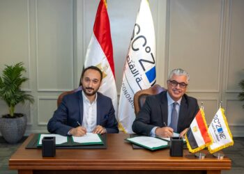 باستثمارات 35 مليون دولار.. رئيس اقتصادية قناة السويس يوقع عقد إنشاء مصنع «نيل أورميه» التركية لصناعة المنسوجات والملابس بالقنطرة غرب