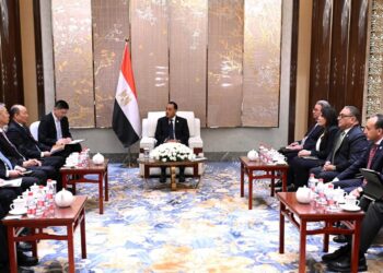 في قمة «منظمة شنغهاي للتعاون بلس»: رئيس الوزراء يلتقي رئيس شركة CNCEC الصينية للبتروكيماويات