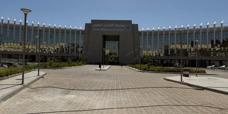 بتكلفة 280 مليون جنيه.. التشغيل التجريبي لمبنى الدوران الجديد ووحدة النساء والتوليد بمجمع الأقصر الطبي الدولي 