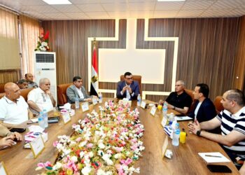 في مستهل جولته اليوم .. وزير الإسكان يعقد اجتماعا بمقر جهاز «برج العرب الجديدة» لمتابعة سير العمل بمختلف القطاعات بالمدينة.. وموقف المشروعات الجارى تنفيذها