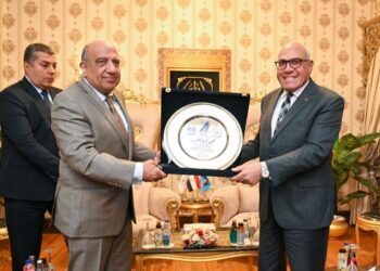 وزير الكهرباء ورئيس الهيئة العربية للتصنيع يشهدان افتتاح خط إنتاج أبراج كهرباء الجهد العالي والفائق بمصنع الطائرات