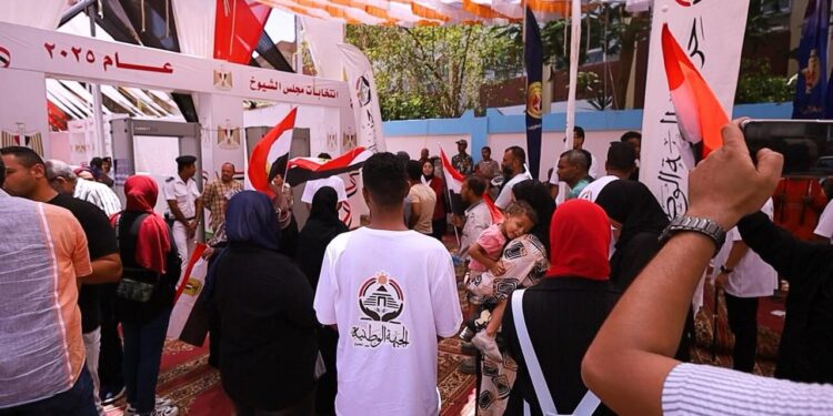 في اليوم الثاني للانتخابات .. تواجد مكثف لحزب الجبهة امام اللجان قيادات الحزب تتحرك في كل المحافظات لتحفيز الناخبين على التصويت