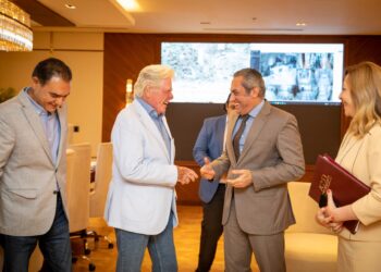 الفنان حسين فهمي يعلن عن تعاون فني لتوثيق المشروعات الثقافية بالعاصمة الإدارية الجديدة بالتعاون مع شركة Strike Media