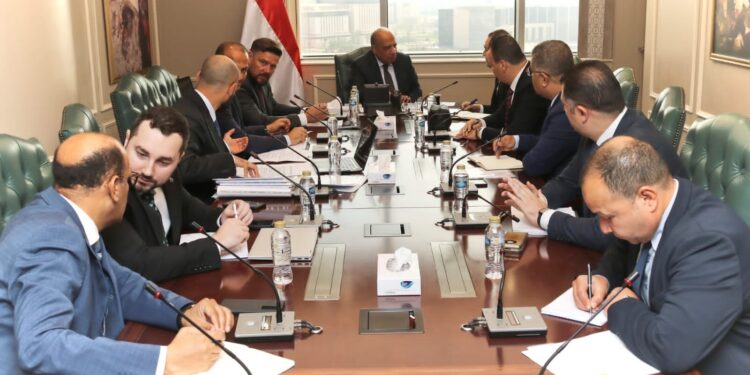 في إطار تكليفات الرئيس عبدالفتاح السيسي .. وزير الكهرباء يبحث مع «الطاقة النووية الروسية» و «الهيئة العربية للتصنيع» لتوطين صناعة الأنظمة والمعدات والمهمات الكهربائية