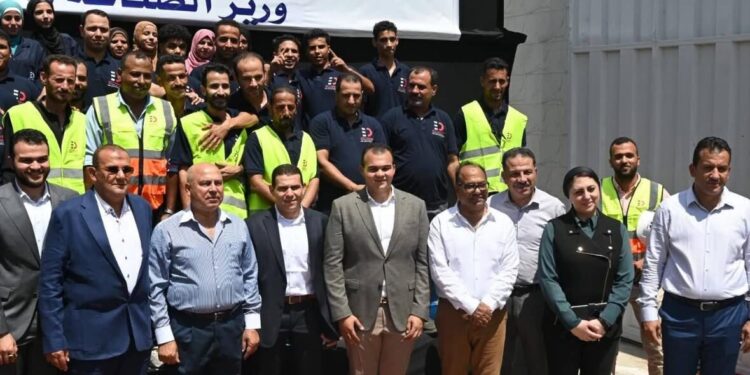 شركة «إيجي دينيم للنسيج» تشهد زيارة تفقدية من وزير الصناعة لمصنعها بالعاشر من رمضان