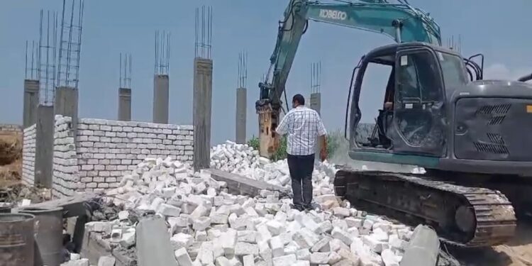 «استصلاح الأراضي» يزيل 37 حالة تعدي ويقنن أوضاع 56 حالة وينفذ 14 ندوة إرشادية و 5 مدارس حقلية خلال النصف الأول من اغسطس