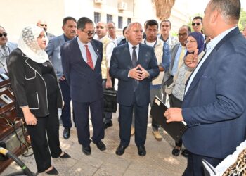  وزير الصناعة يتفقد معهد التبين للدراسات المعدنية التابع لوزارة الصناعة