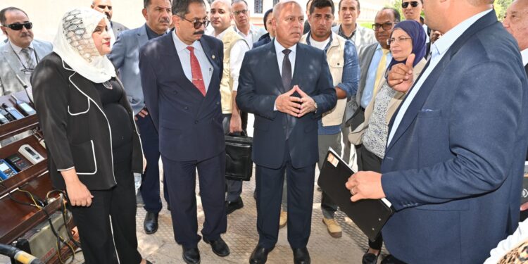 وزير الصناعة يتفقد معهد التبين للدراسات المعدنية التابع لوزارة الصناعة