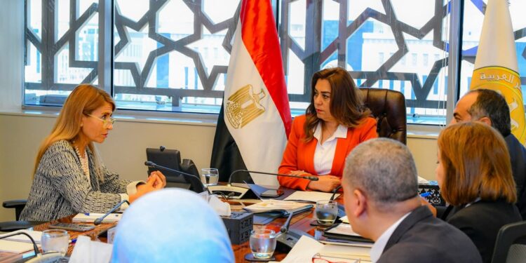 وزيرة التنمية المحلية تبحث مع مديرة مكتب اليونسكو الإقليمي بالقاهرة مجالات التعاون المشترك بين الجانبين