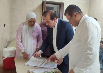 نائب وزير الصحة يوجه بإحالة إدارة مستشفى أم المصريين للتحقيق بعد جولة مفاجئة تكشف قصورًا في الخدمات والنظافة