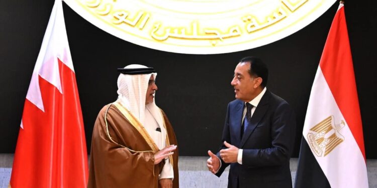 رئيس وزراء مصر وولي عهد مملكة البحرين يشهدان توقيع 8 وثائق في مجالات تخدم تعزيز أوجه التعاون الثنائي بين الجانبين