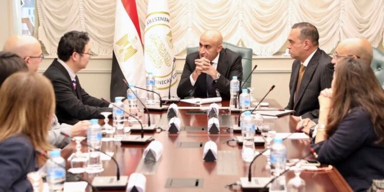 وزير التربية والتعليم يستعرض مع مسئولي شركة «سبريكس اليابانية» الخطوات التنفيذية لإطلاق منصة «كويرو» لتدريس مادة البرمجة والذكاء الاصطناعي لطلاب الصف الأول الثانوي