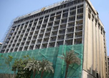 في زيارة ميدانية.. وزير قطاع الأعمال العام يتابع الموقف التنفيذي لتطوير فندق «شبرد» بوسط القاهرة.. ويشدد على سرعة الإنجاز وضغط الجدول الزمني للمشروع