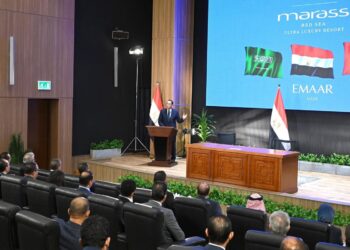 عقب حضوره مراسم توقيع عقود شراكة بين شركتي «إعمار مصر» و«سيتي ستارز» .. رئيس الوزراء المشروع نقلة نوعية حقيقية على سواحل البحر الأحمر.. والعوائد الاقتصادية منه للدولة المصرية كبيرة جدًا