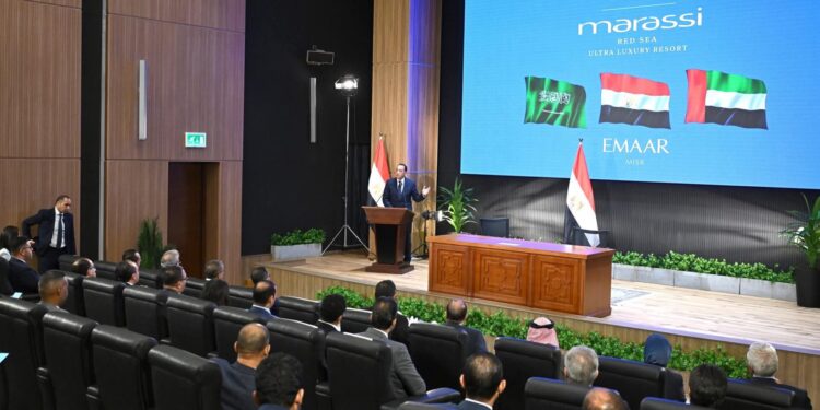 عقب حضوره مراسم توقيع عقود شراكة بين شركتي «إعمار مصر» و«سيتي ستارز» .. رئيس الوزراء المشروع نقلة نوعية حقيقية على سواحل البحر الأحمر.. والعوائد الاقتصادية منه للدولة المصرية كبيرة جدًا