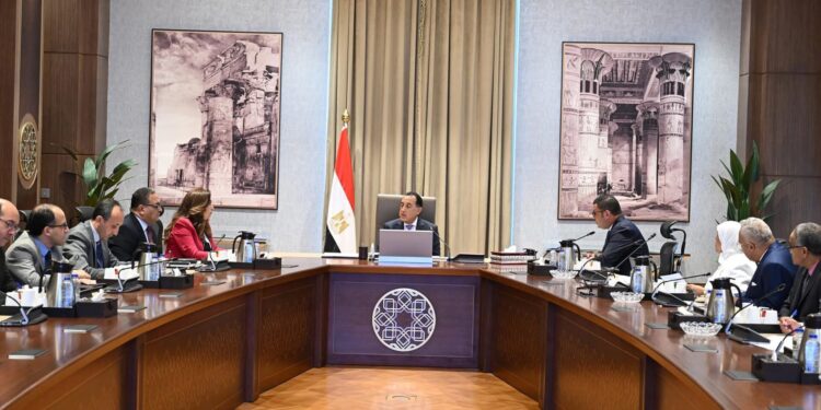 رئيس الوزراء: يوجه بسرعة إجراء حصر دقيق بجميع العقارات الآيلة للسقوط