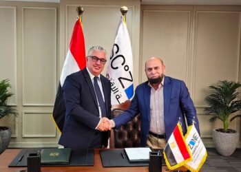 باستثمارات 35.2 مليون دولار أمريكي .. رئيس اقتصادية قناة السويس يوقع عقد مشروع شركة «إنترلووب جروب» الباكستانية لصناعة الملابس الجاهزة بمنطقة القنطرة غرب الصناعية