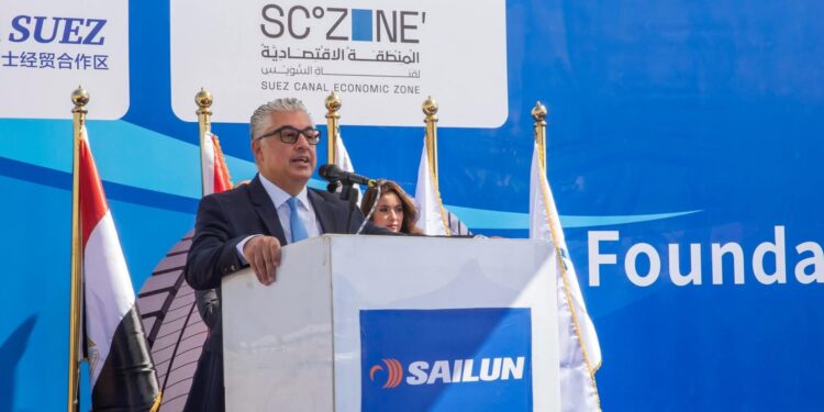 باستثمارات تبلغ مليار دولار … رئيس اقتصادية قناة السويس يشهد وضع حجر الأساس لمصنع «سايلون» الصينية لإطارات السيارات بالسخنة