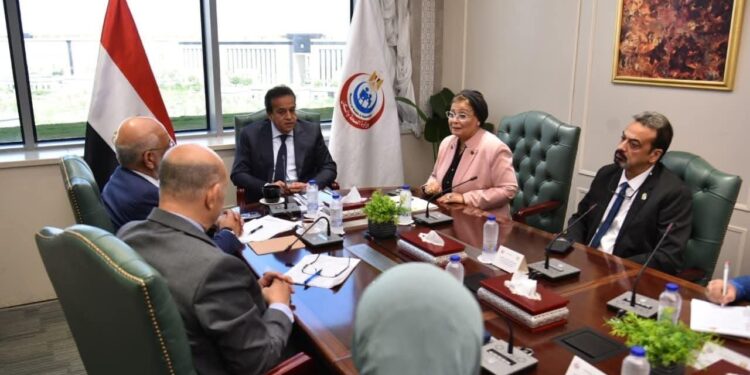 وزير الصحة يستقبل المدير التنفيذي لمصر بمجموعة البنك الدولي لبحث عدداً من الملفات المشتركة