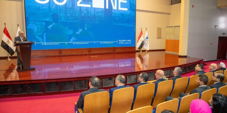 رئيس اقتصادية قناة السويس يستقبل وفد التمثيل التجاري للتعريف بمقومات الهيئة والفرص الاستثمارية المتاحة