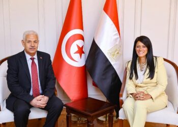 وزيرة التخطيط تلتقي وزير التجارة وتنمية الصادرات التونسي لبحث تعزيز العلاقات بين البلدين 