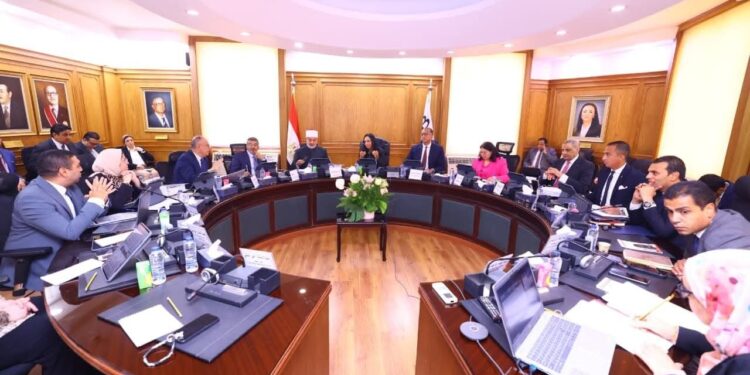  وزيرة التضامن الاجتماعي تترأس اجتماع مجلس إدارة بنك ناصر الاجتماعي بعد إعادة تشكيله