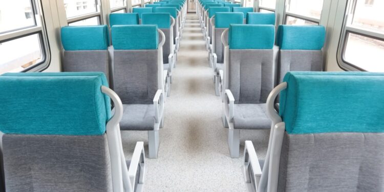 تزامناً مع بدء العام الدراسي الجديد … فتح باب الاشتراكات لطلاب المدارس والمعاهد والجامعات على قطارات الثالثة المكيفة و الثالثة ذات التهوية و تحيا مصر