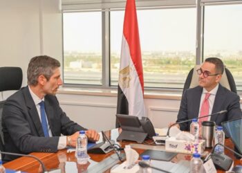 وزير الاستثمار يبحث مع ممثلي شركات حماية البيئة وإدارة المخلفات سبل تعزيز توجه الدولة للاقتصاد الأخضر والاستدامة البيئية