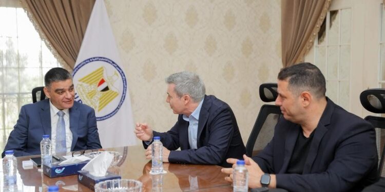 دكتور هشام ستيت يستقبل رئيس مجلس إدارة شركة أولميد البريطانية لبحث التعاون في مجال المستلزمات الطبية