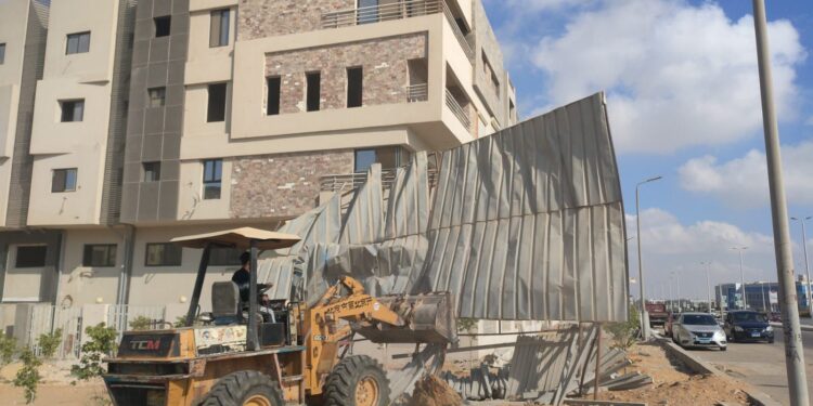 جهاز مدينة القاهرة الجديدة ينفذ حملات موسعة للتصدي للمخالفات وإزالة التعديات في التجمعات الثلاثة   