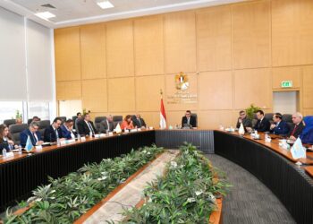 وزير الإسكان يترأس الاجتماع الأول للمجلس المصري للبناء الأخضر والمدن المستدامة عقب إعادة تشكليه