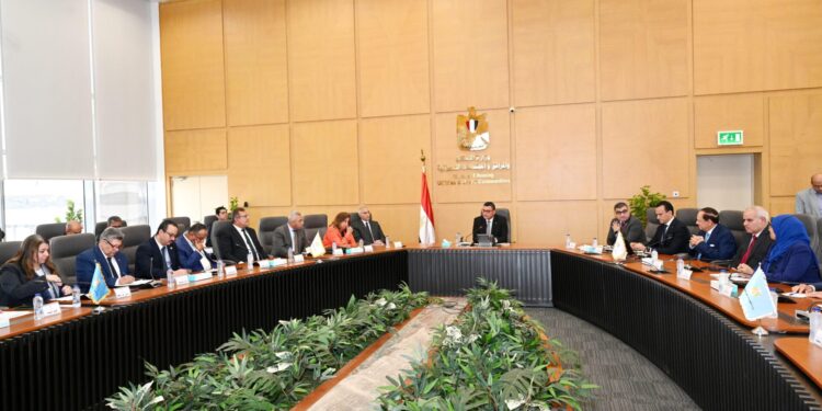 وزير الإسكان يترأس الاجتماع الأول للمجلس المصري للبناء الأخضر والمدن المستدامة عقب إعادة تشكليه